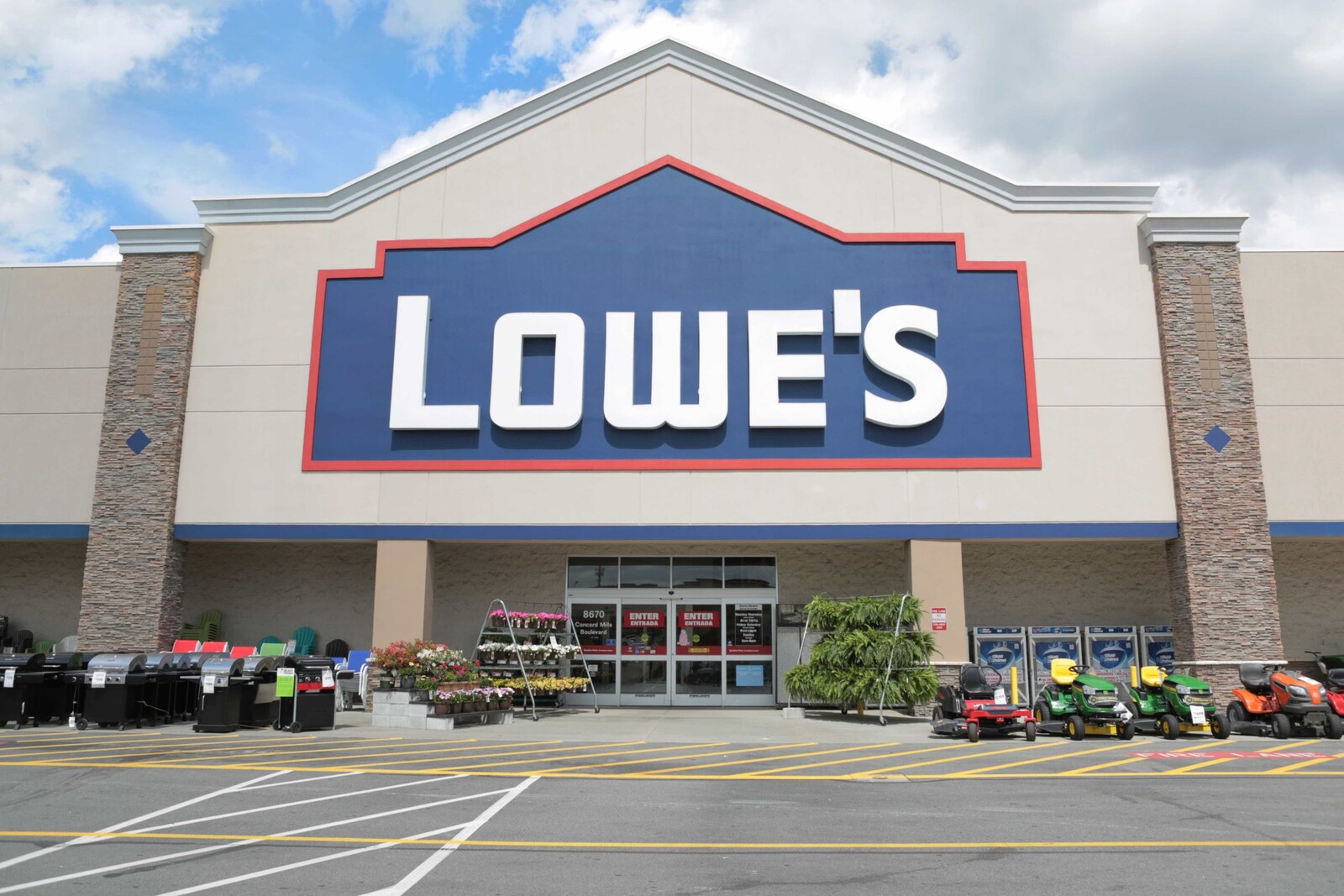 Lowe's Reduces Water Use, Carbon Footprint with Smart Irrigation